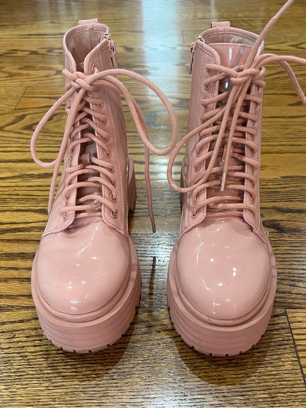 Gianni Bini GB Moon-Walk Patent Combat Boots Mellow Rose Sz6.5 Coquette Festival